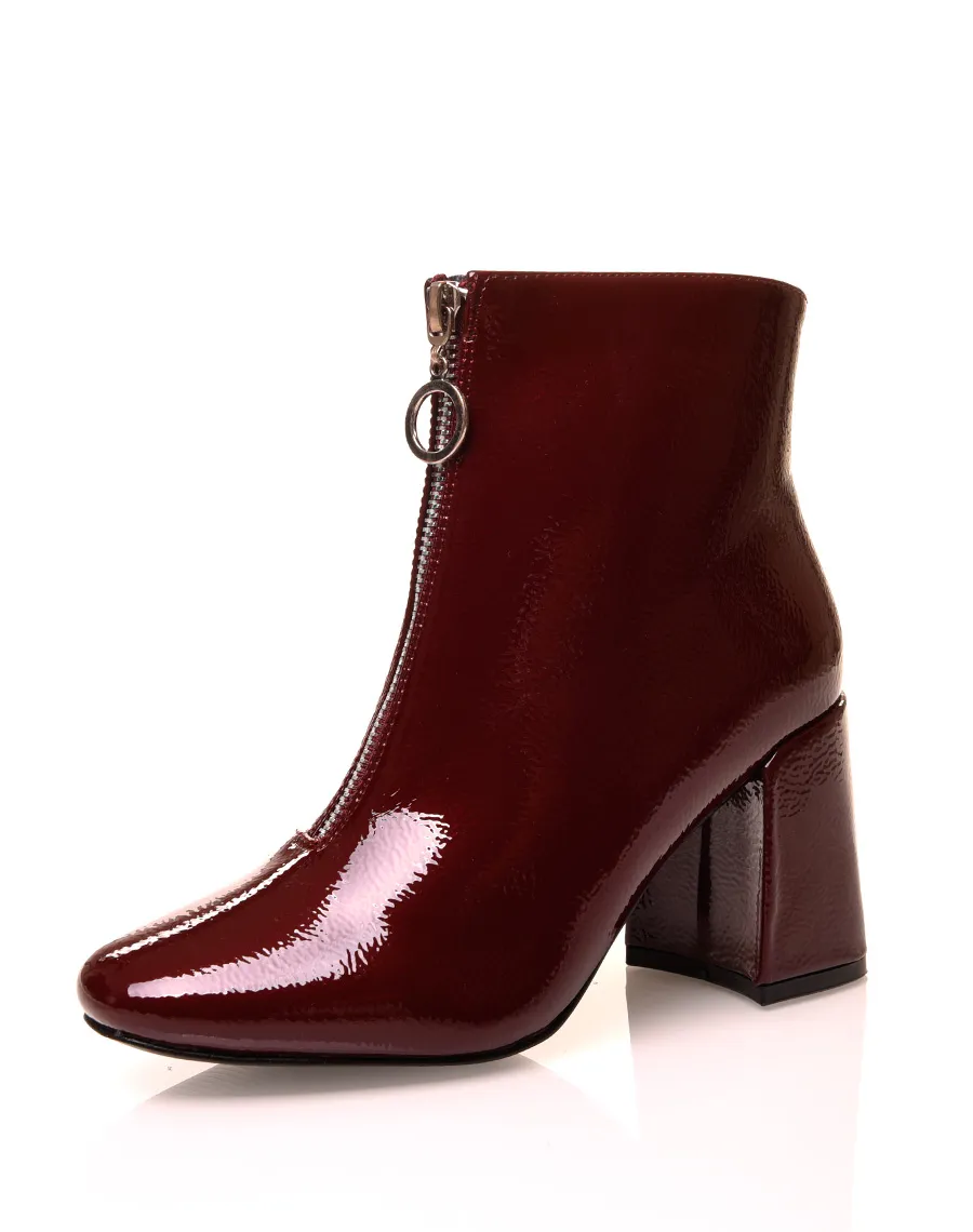 Bottines bordeaux vernies grainées à talon