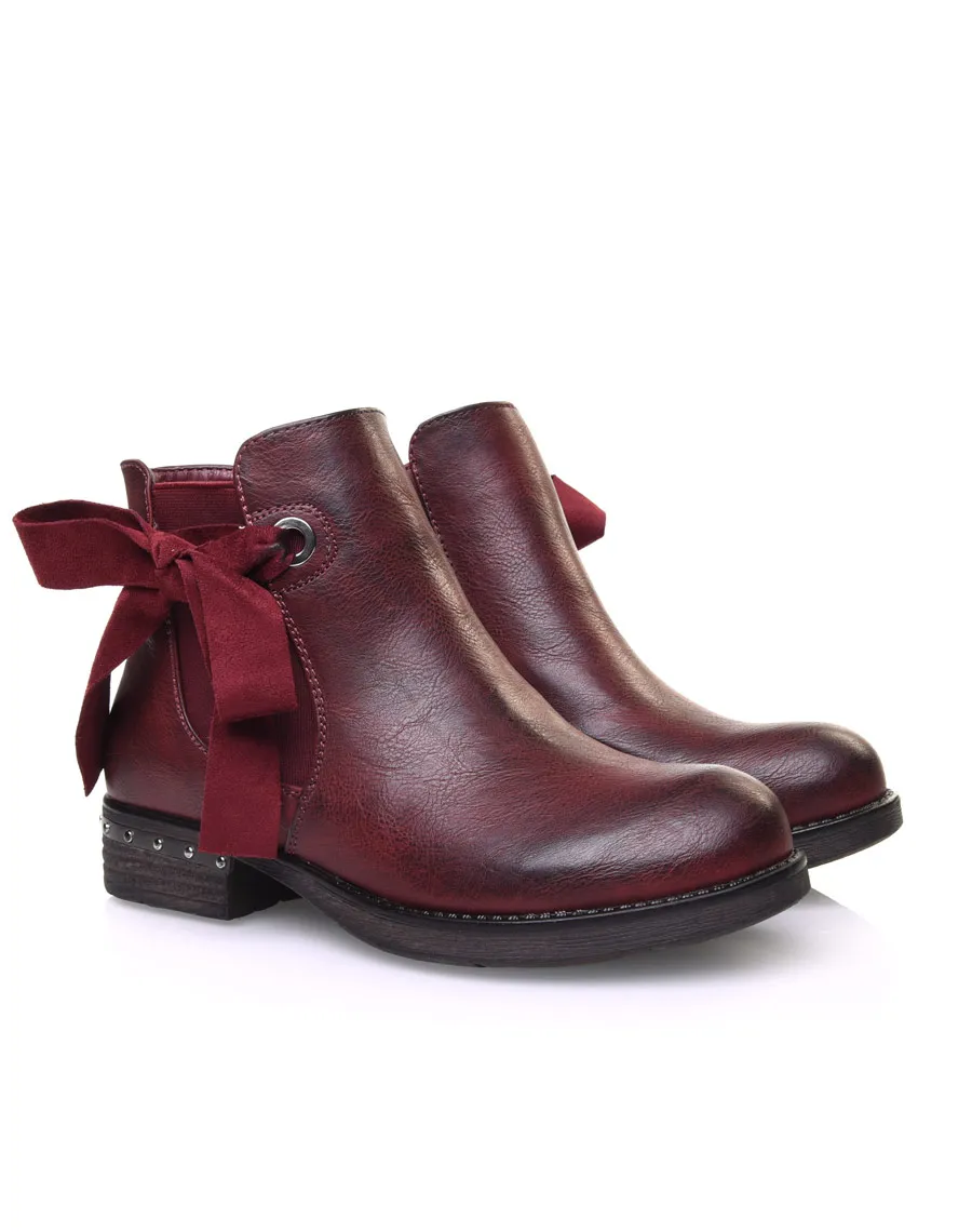 Bottines bordeaux à noeud et oeillets