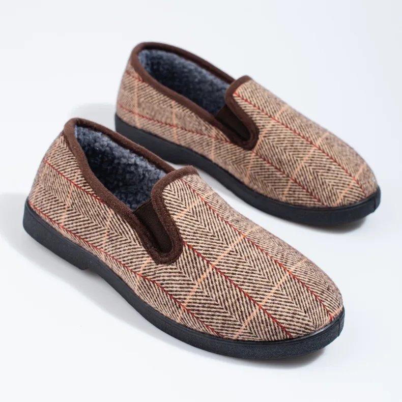 Chaussons confortables pour hommes marron de Shelovet brun