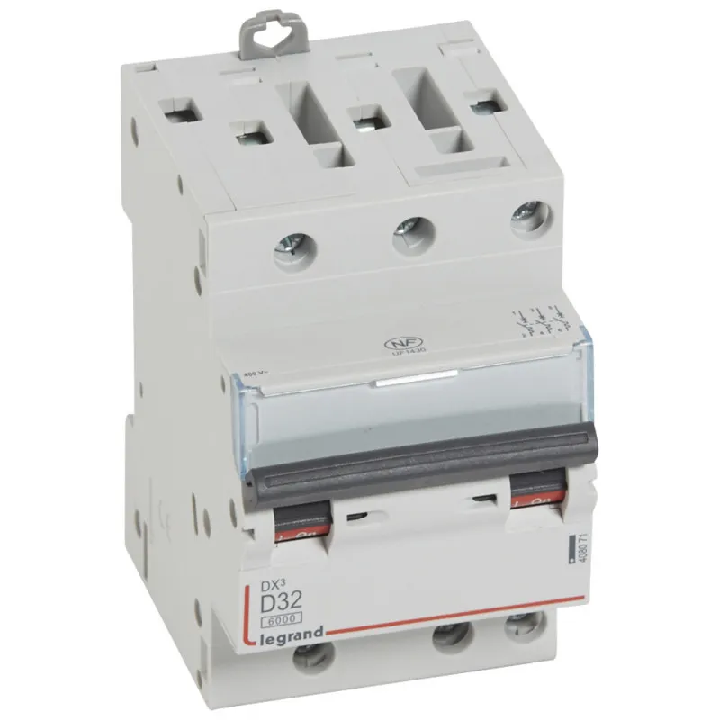 Disjoncteur DX6000 10kA arrivée haute et départ bas à vis 3P 400~ 32A courbe D pour peigne HX optimisé (408071)