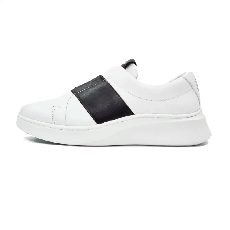 La basket tendance en cuir blanc et noir de la marque Maimai