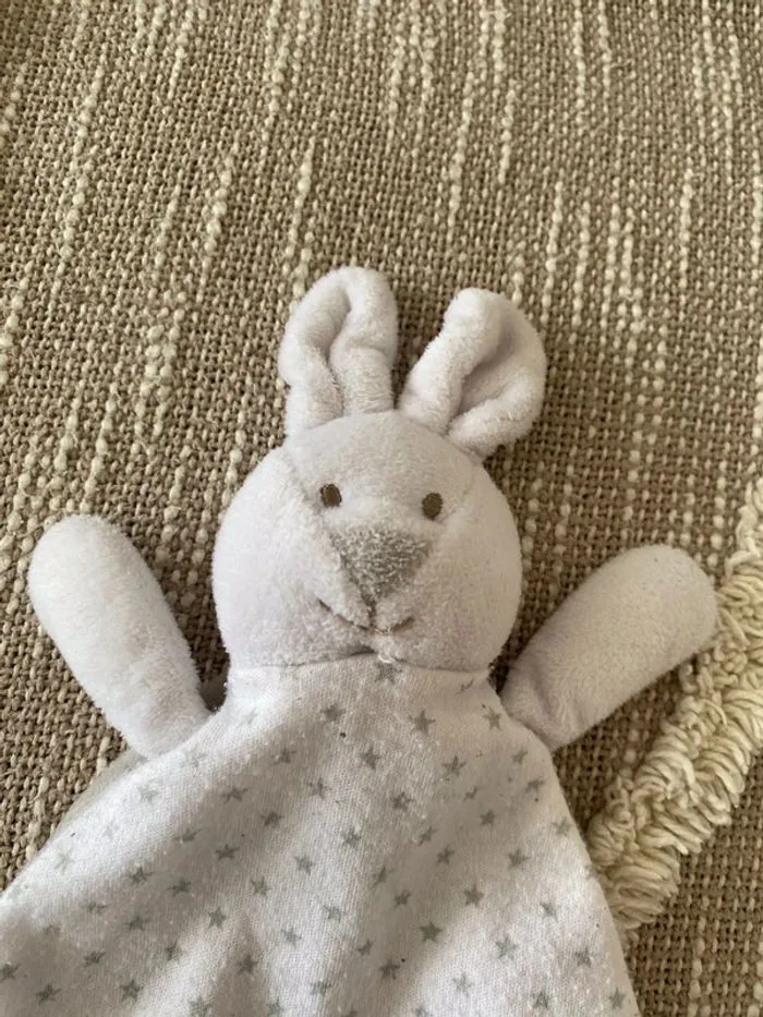 Peluche doudou 23cm Orchestra premaman lapin blanc et gris à pois très bon état - Orchestra | Beebs