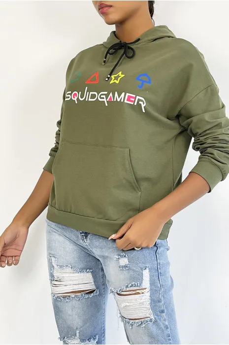 Sweat à capuche kaki avec poche et écriture SQUID GAMER