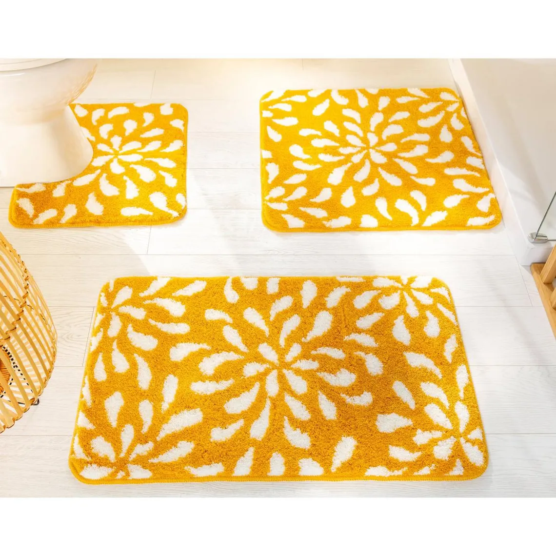 Tapis de bain jaune PETALES en polyester | 3 Suisses