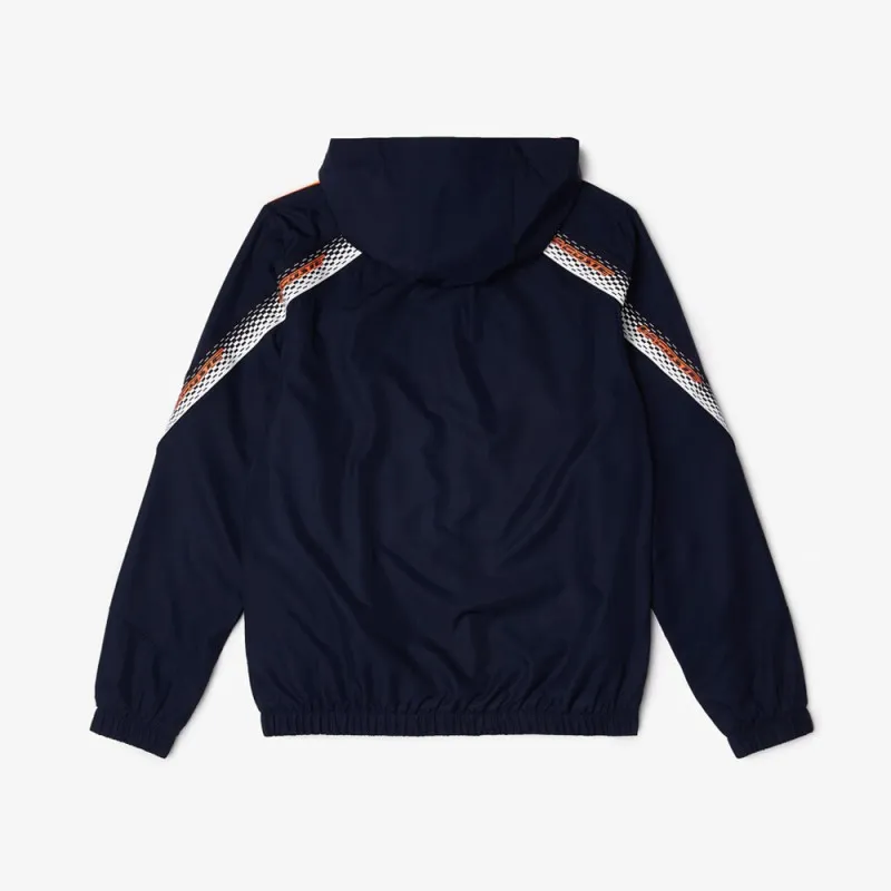 VESTE À CAPUCHE HOMME LACOSTE TENNIS EN POLYESTER RECYCLÉ BLEUE MARINE ET ORANGE